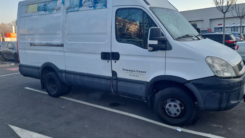 Duba de inchiriat fără sofer/cu sofer