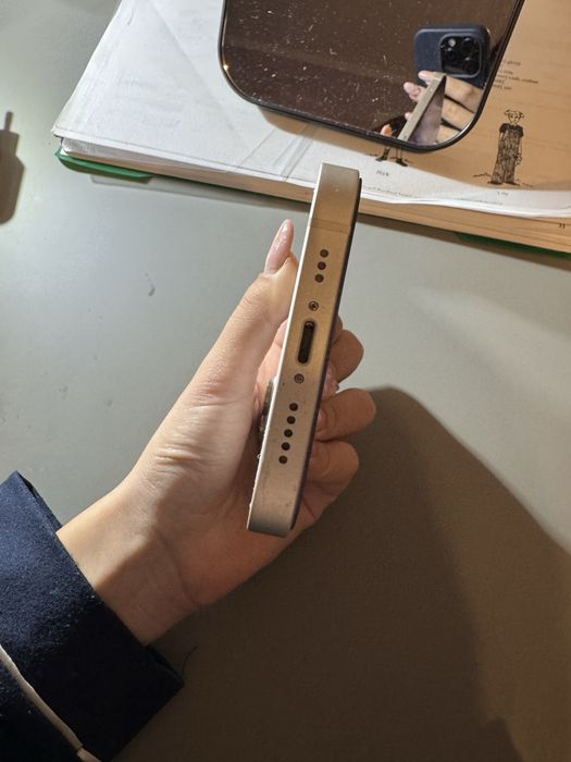 Iphone 13, inca in garantie in Altex