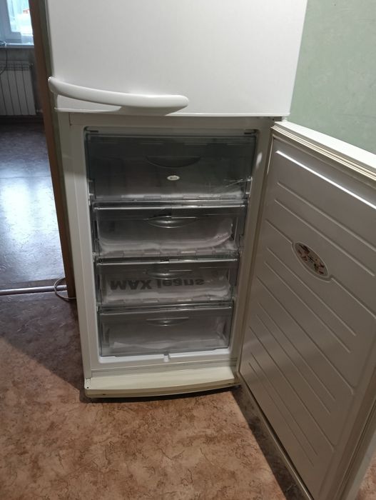 Продам холодильник