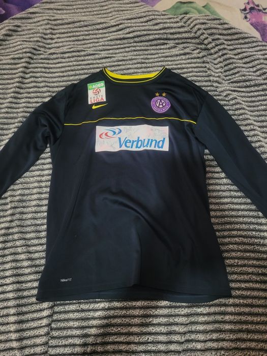 Tricou Austria Vienna de portar 2021/22 semnat de mai mulți jucători