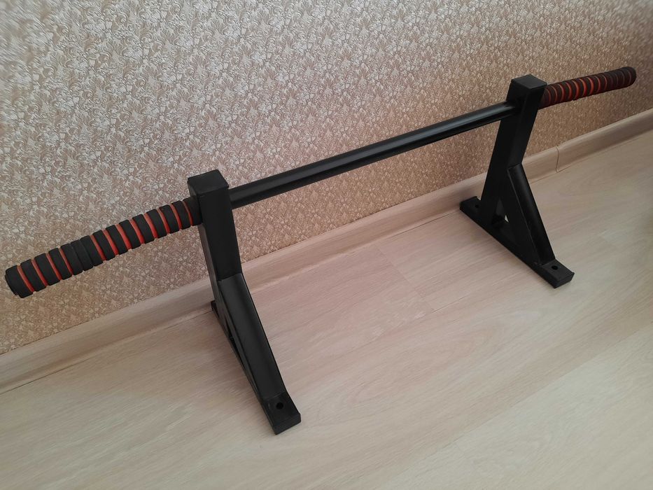 Турник настенный