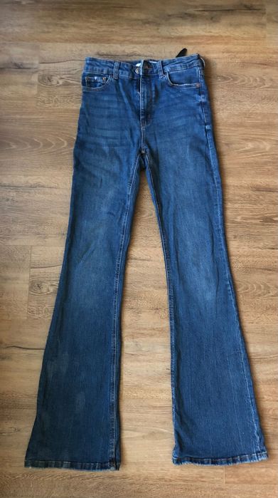 Дънки Flare от ZARA