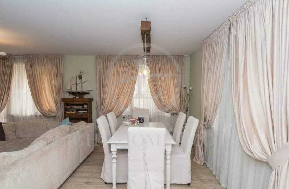 Продава се Тристаен апартамент в Пловдив, Остромила - 168 кв.м за 1399 €/кв.м - Снимка #1