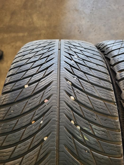 2 anvelope 225 45 R 19 Michelin iarna