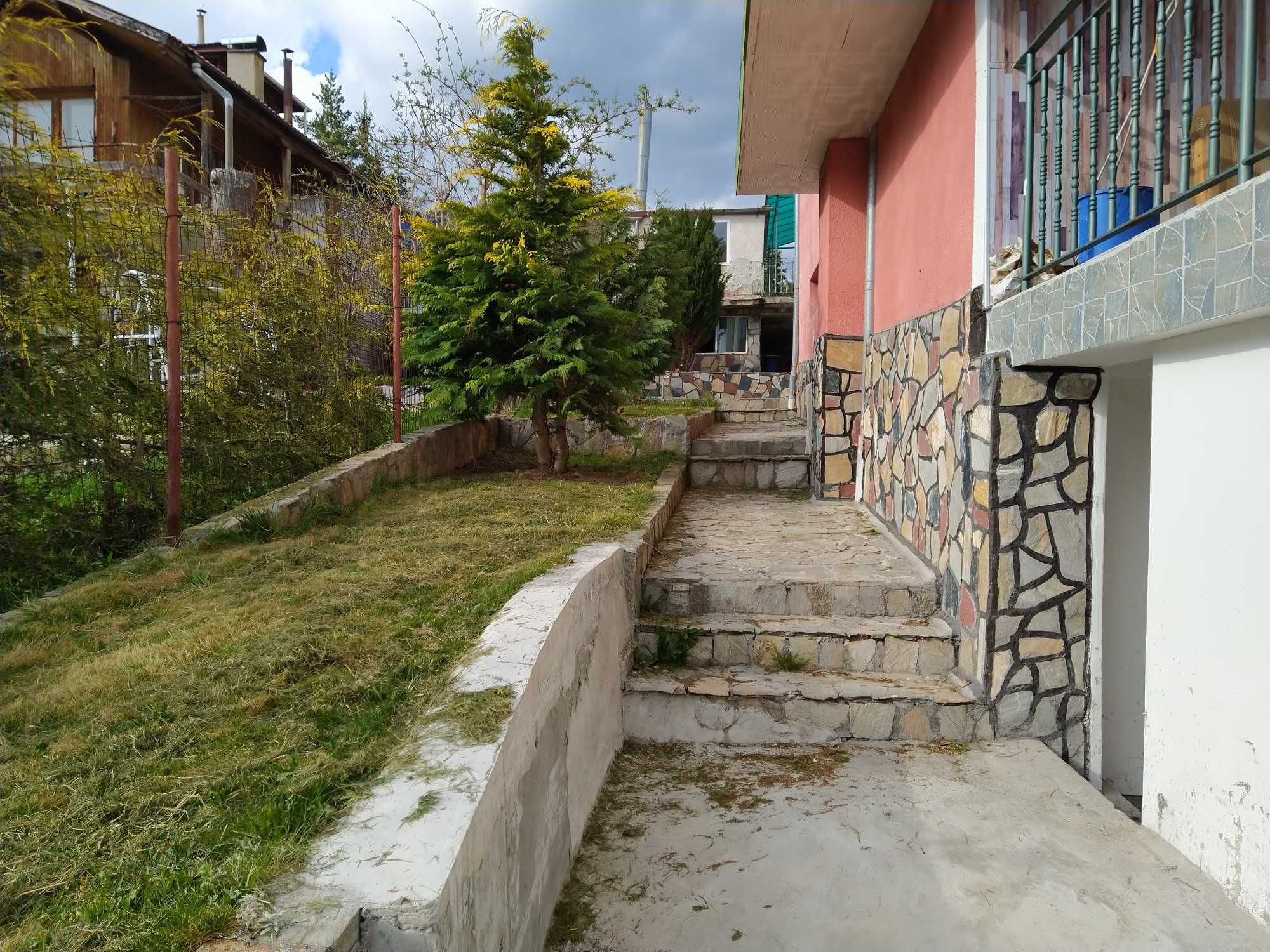 Продава КЪЩА
област София, в.з.Ярема