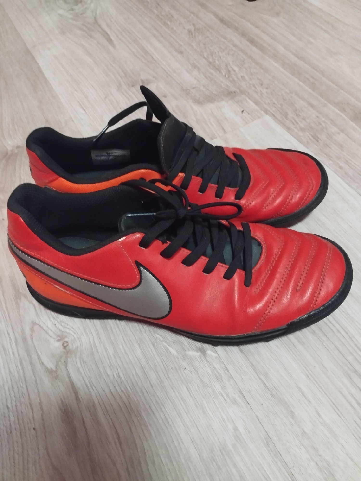 Оригинални спортни обувки NIKE