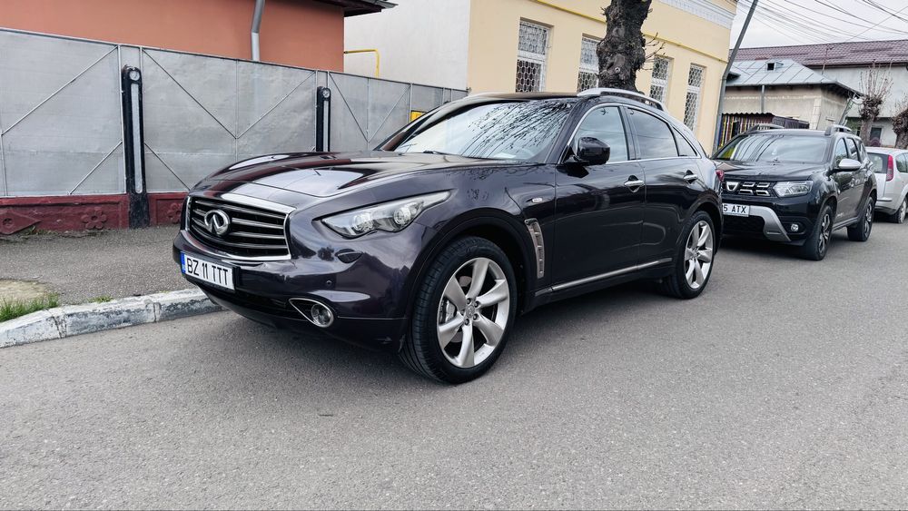 Infiniti qx70 sau fx30ds