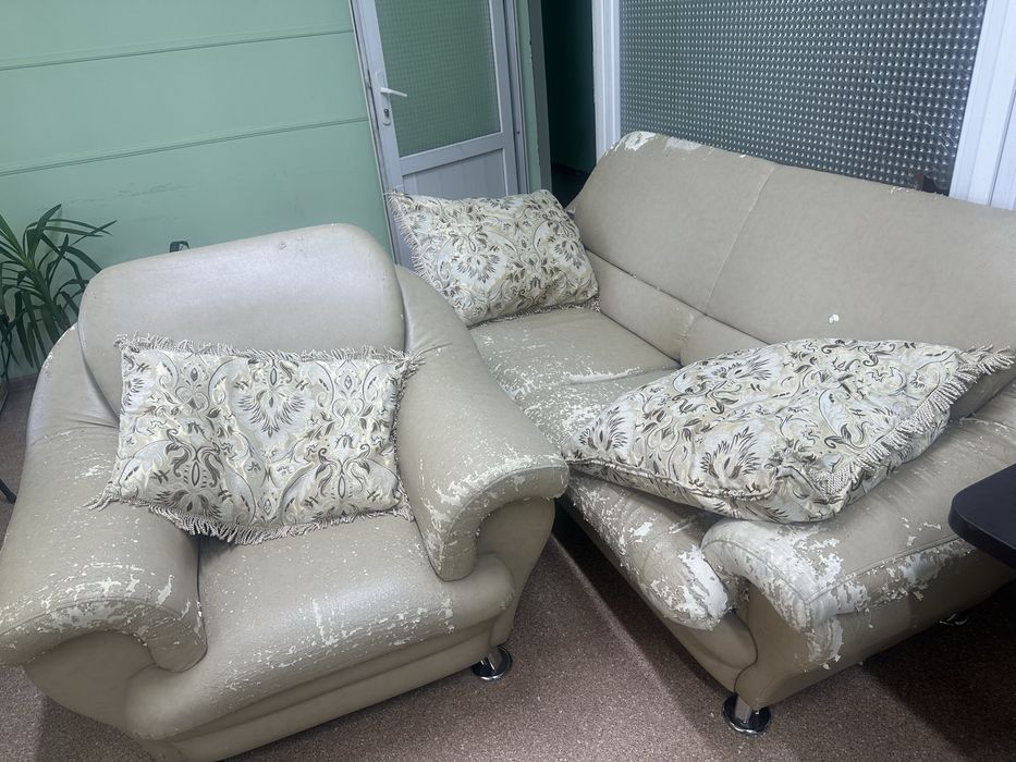 Продам диван с креслом