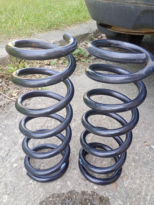 Arcuri spate Infiniti FX35 și FX45 2003-2008