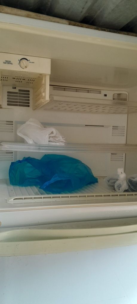 Продаётся холодильник  350$ цена договорная