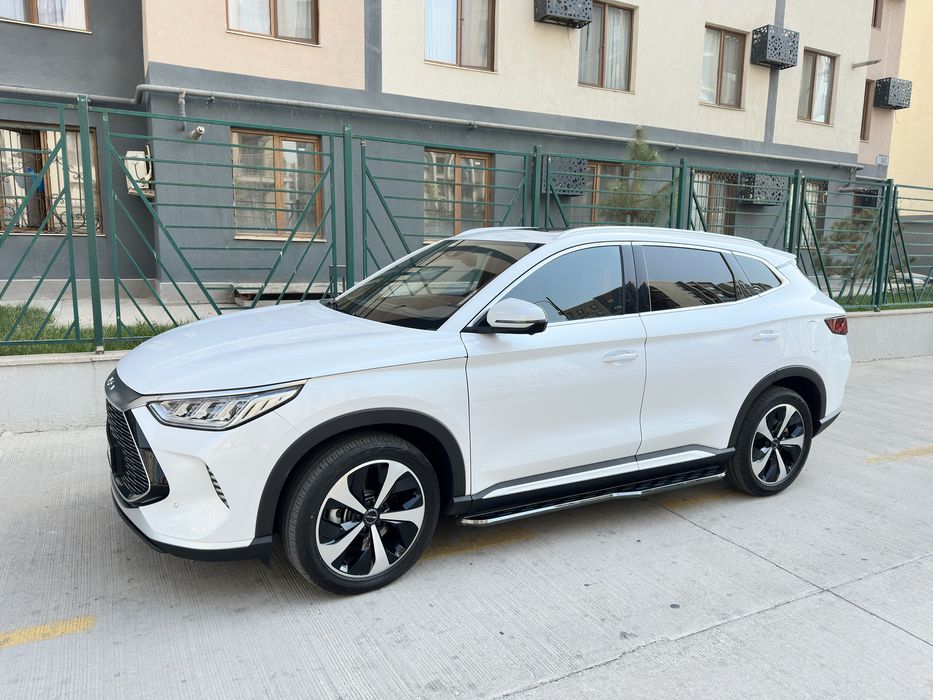 Продается BYD SONG PLUS DM-i (gibrit) 2023г 34.000 км , краска чистая.