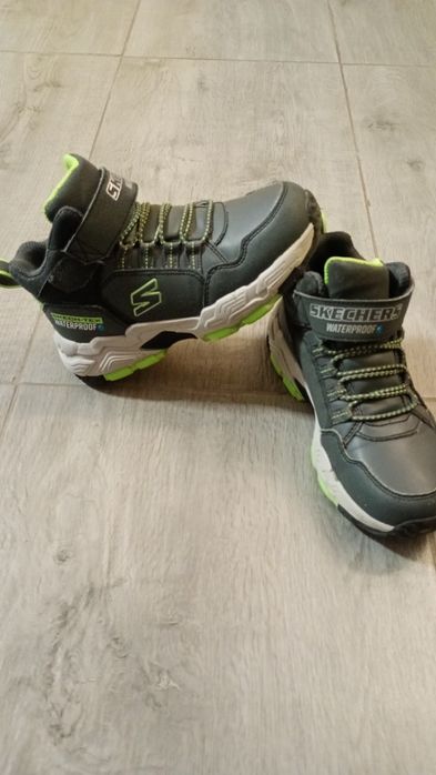 Ghete copii skechers waterproof mărimea 29