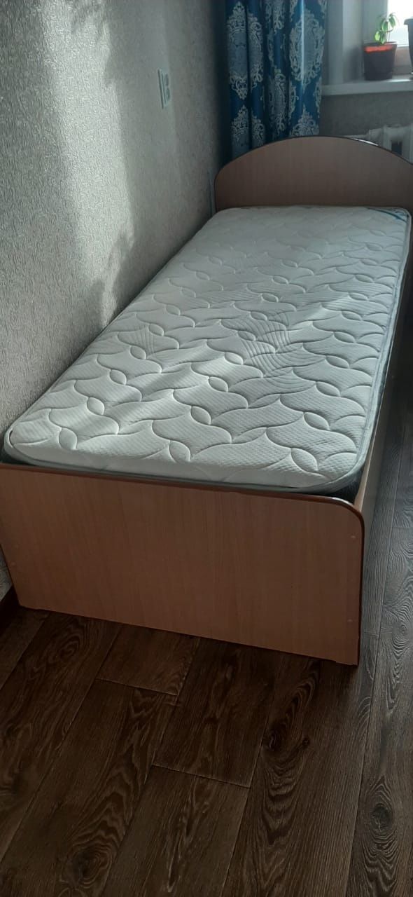 Продам односпальную кровать