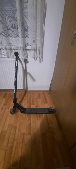 Trotineta tricuri facuta pe piese