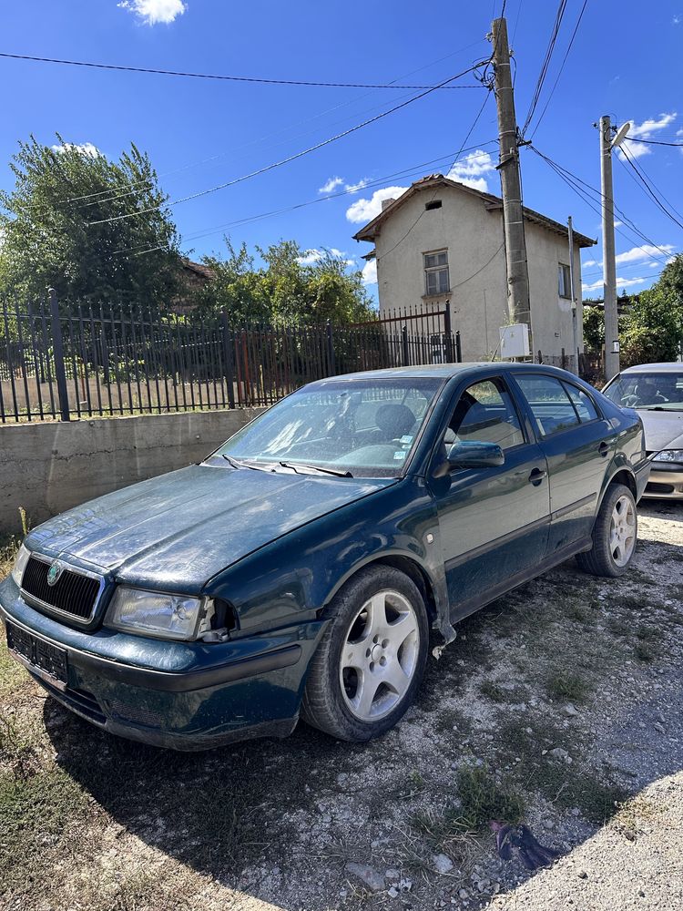 Škoda Octavia 2.0 бензин – на части