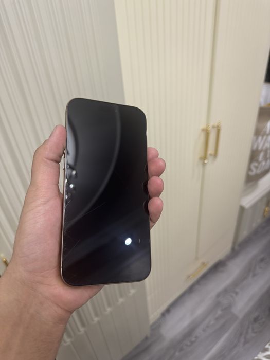 Iphone 16 pro max oldidi shisha qirilgan