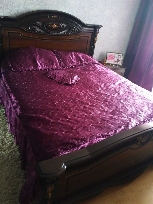 Продам новый красивый спальный гарнитур