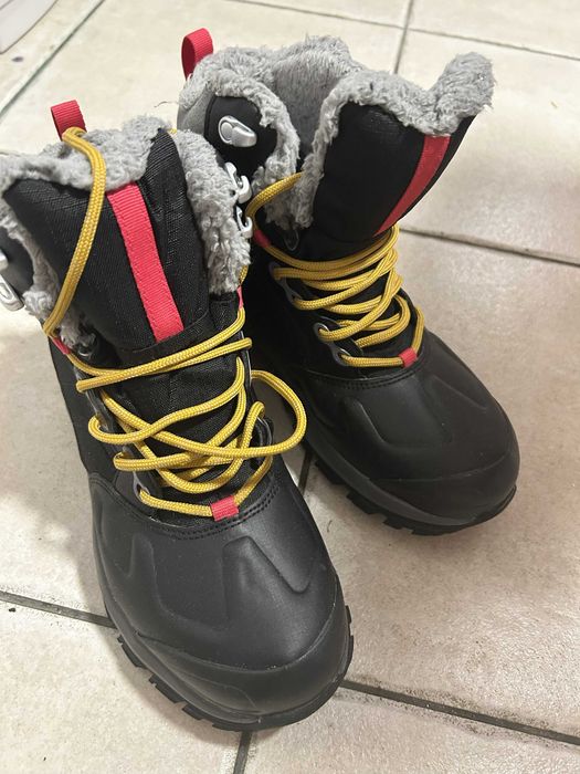 Bocanci impermeabili iarna Quechua SH500 marime 39