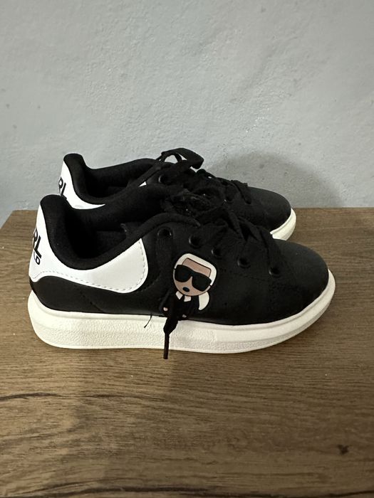 Vand adidasi Karl lagerfeld in stare buna !