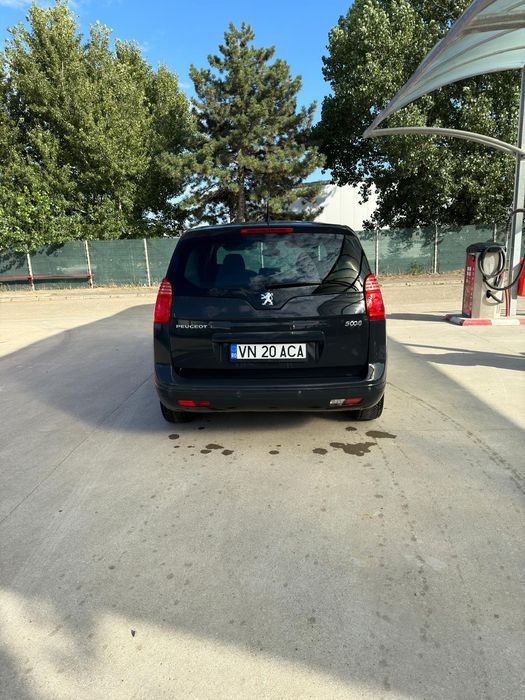 Vând/schimb.  Peugeot 5008 1,6 benzina