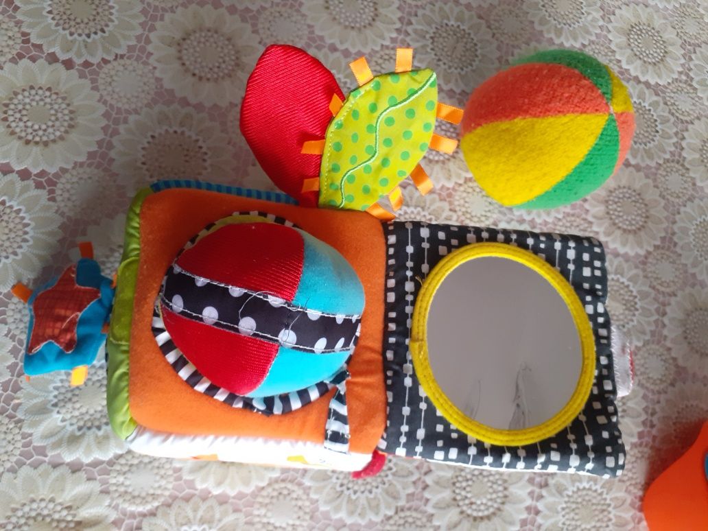 Бебешки играчки,гризалки и музикални играчки