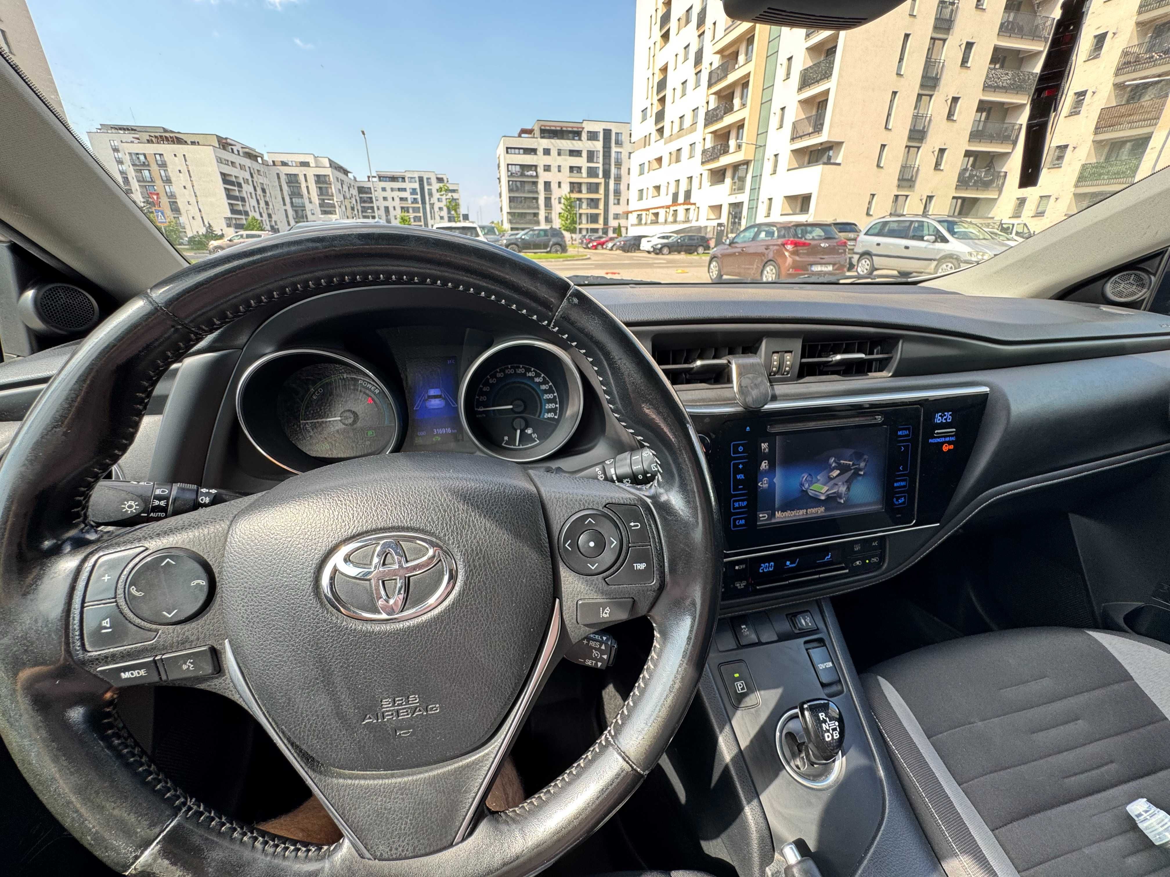 Toyota Auris Hybrid + GPL