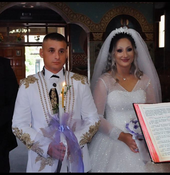 Vânzare rochie de mireasă  si costum Mire