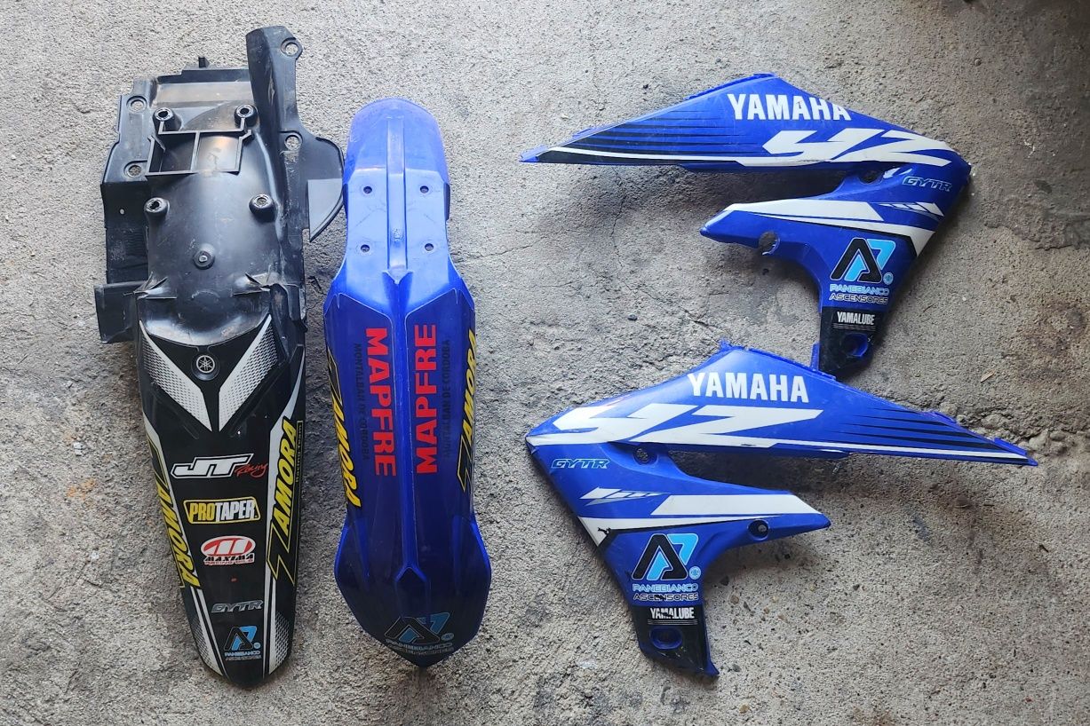 Пластмаси Honda CRF и Yamaha YZF