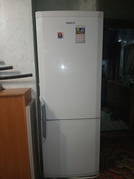 Продам холодильник