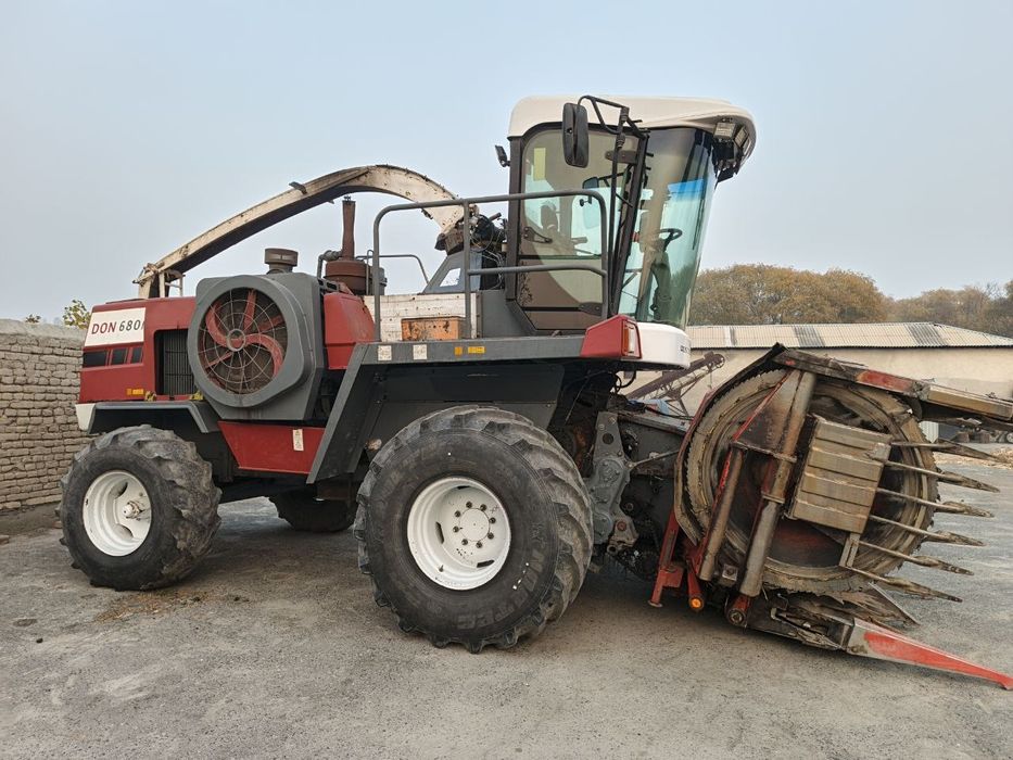 Kombayn. Don 680 M