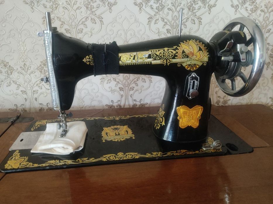 Продаётся швейная машинка
