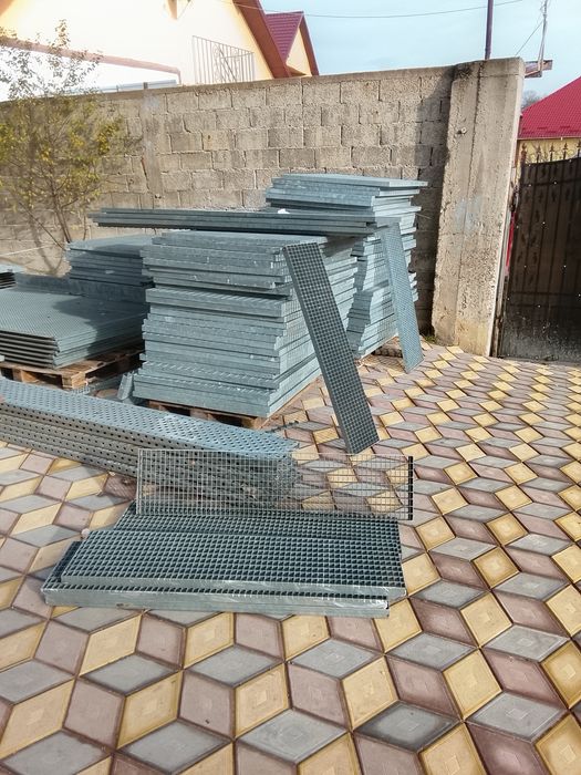 Vindem grătare zincată și trepte pentru scări și pentru spălătorie aut
