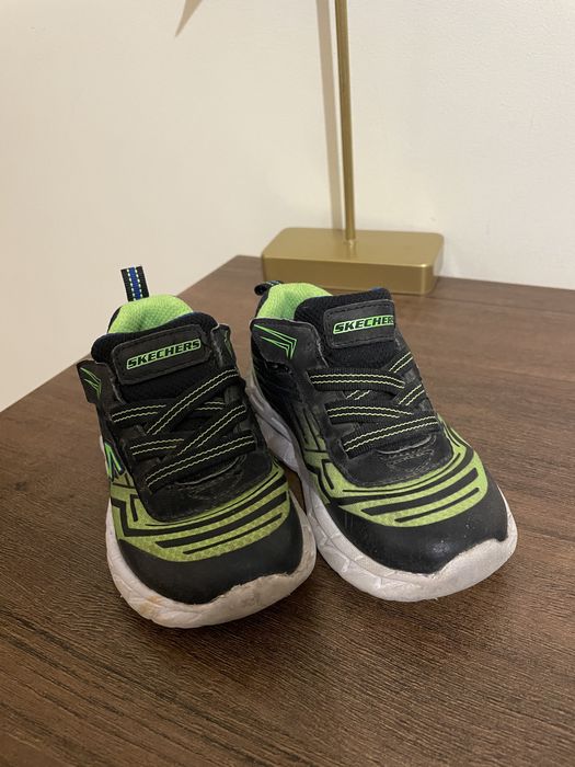 Adidasi Sketchers copii marime 23