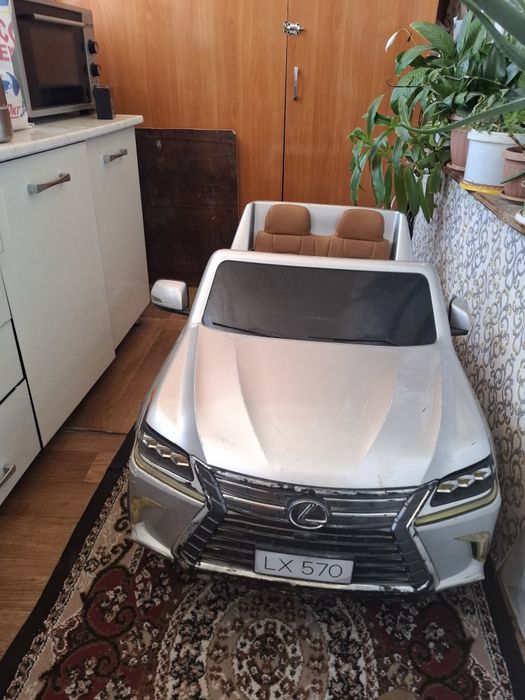 Детский электромобиль