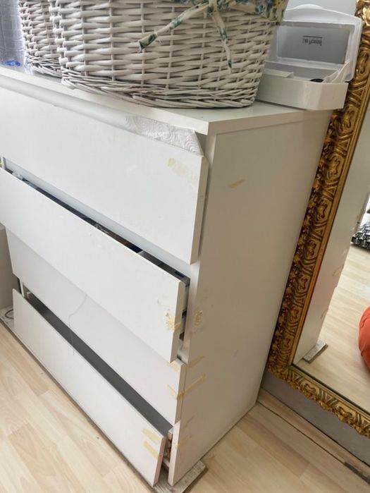 Мебели за хол и интериор – диван, скрин и шкафчета