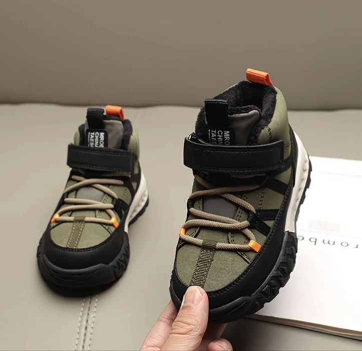 Продам новые ботиночки на осень