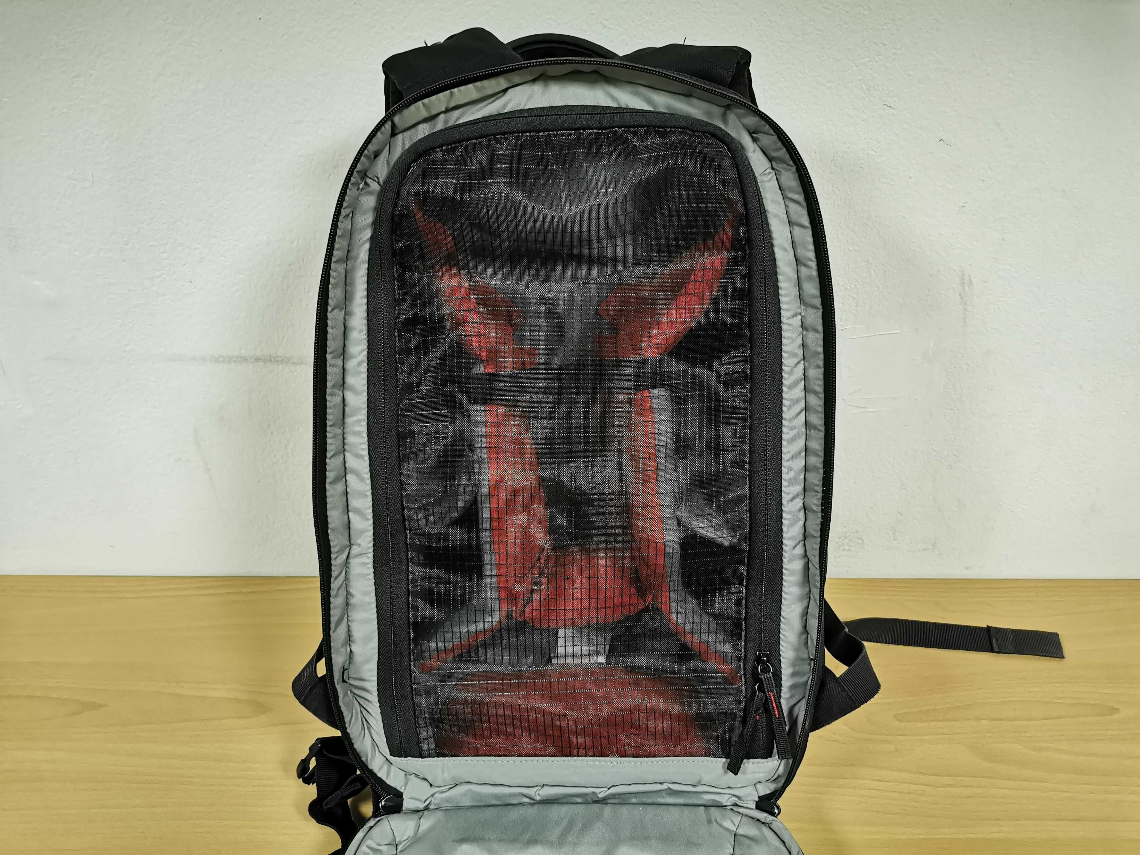 Manfrotto RedBee-210 раница за фотоапарат
