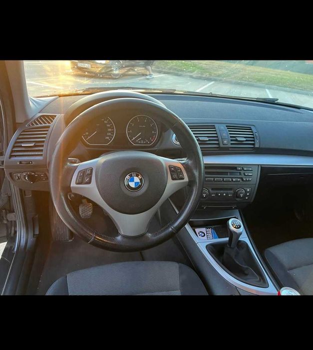 Vând bmw seria 1 , masina se poate vedea in Craiova