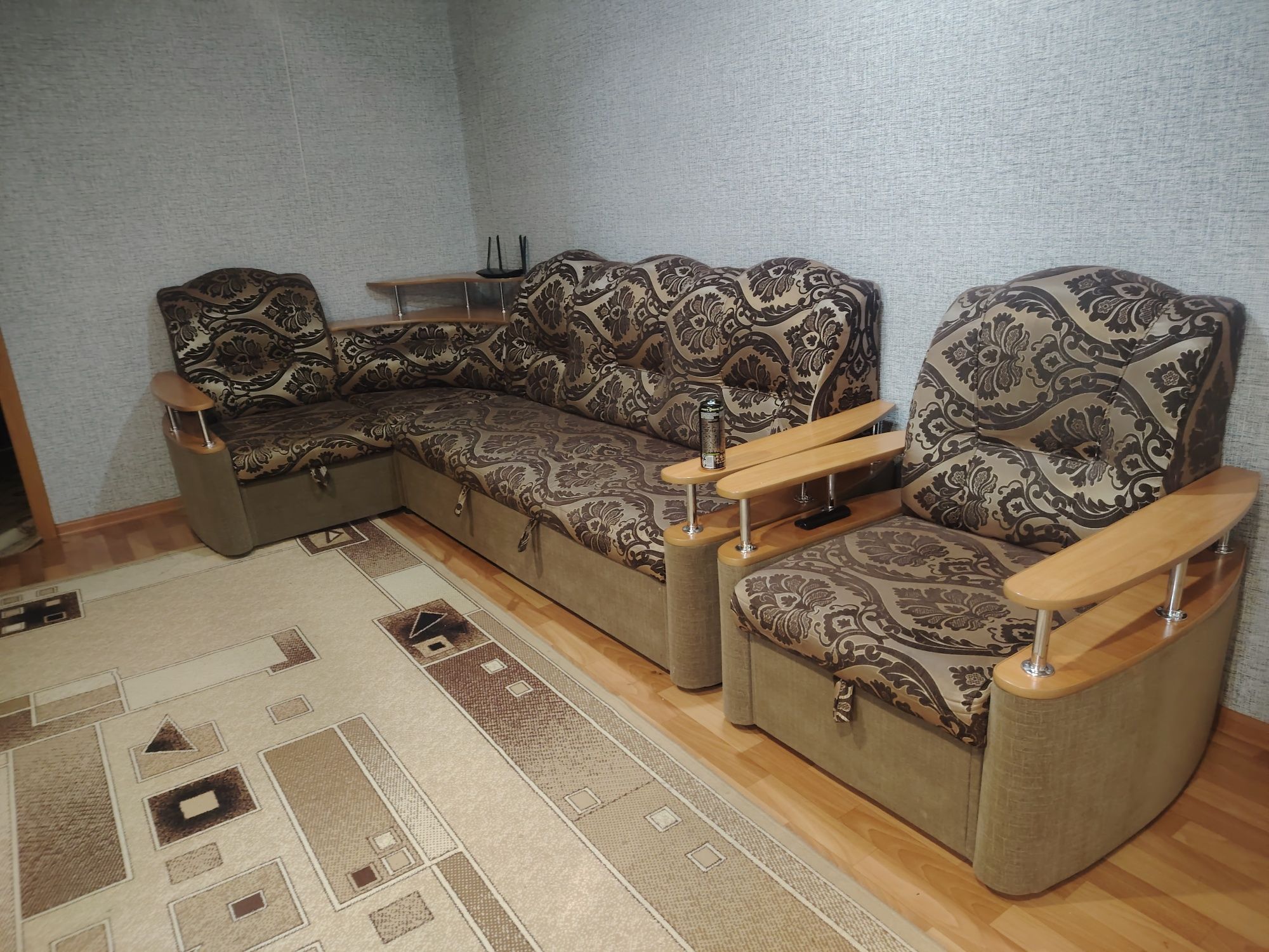 Продам диван 3.5м за 50000,,