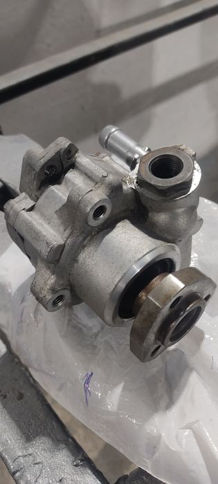 Насос Гура Фольксваген Б-3