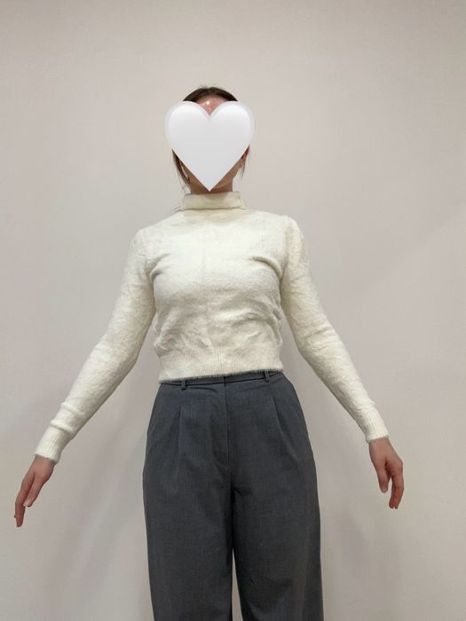 GUESS б/у белая мягкая кофта/свитер, размер S