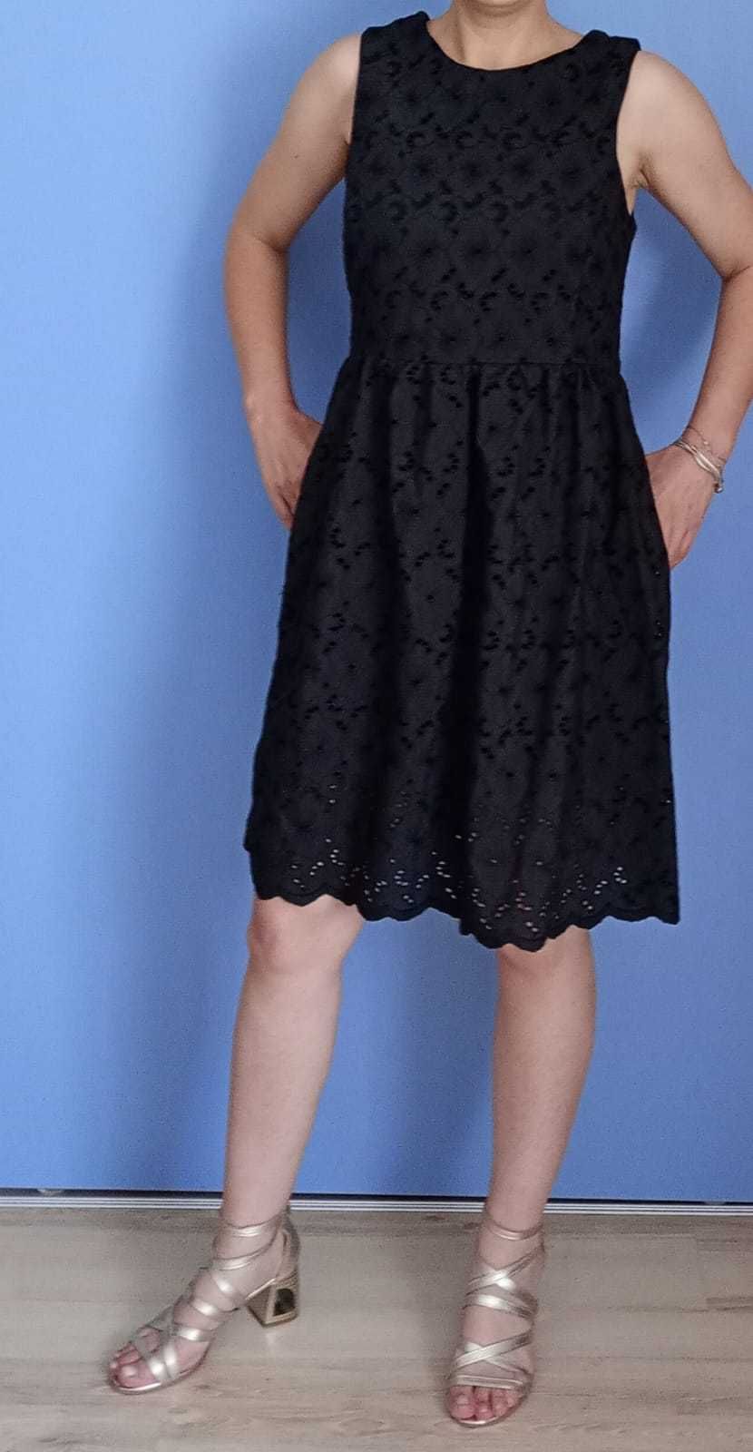 Rochie neagră, broderie englezească, mărime L