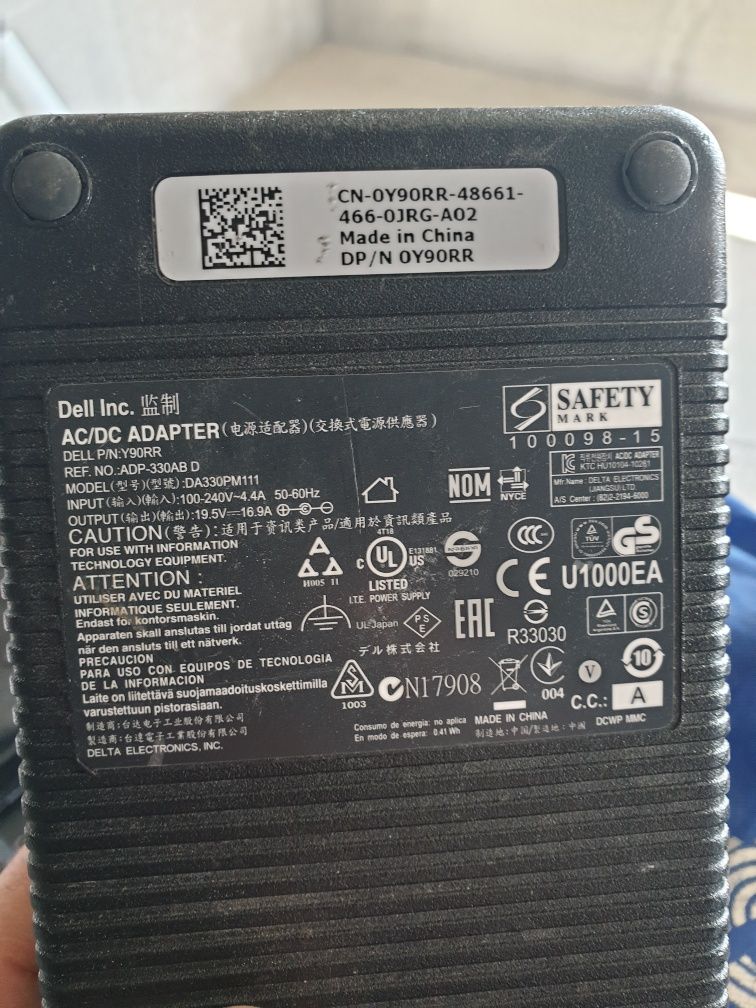 Vand încărcător dell model DA330PM111 19,5v 16,9a