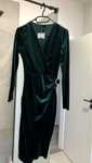 Rochie  Mohito,midi, din catifea, marimea xs.