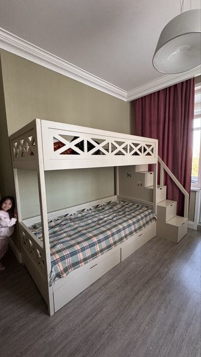 Продам двухярусную кровать