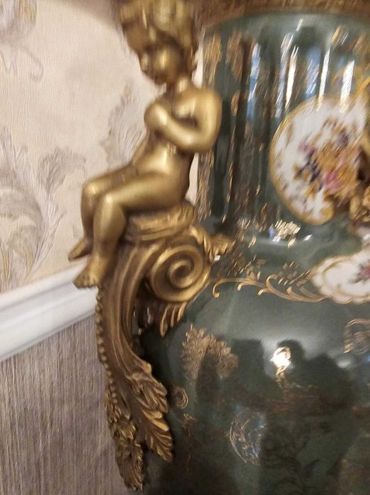 Vază decorativă elegantă,