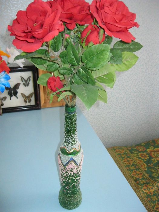 Декоративная бутылка ,вешалки, прищепки и другое