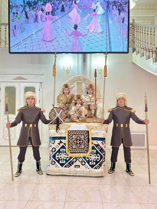 ТРОН.ТАҚ.Сүндет той тақ.Трон. ақ тақ,үлкен тақ,алтын тақ бар.Тұсаукесе