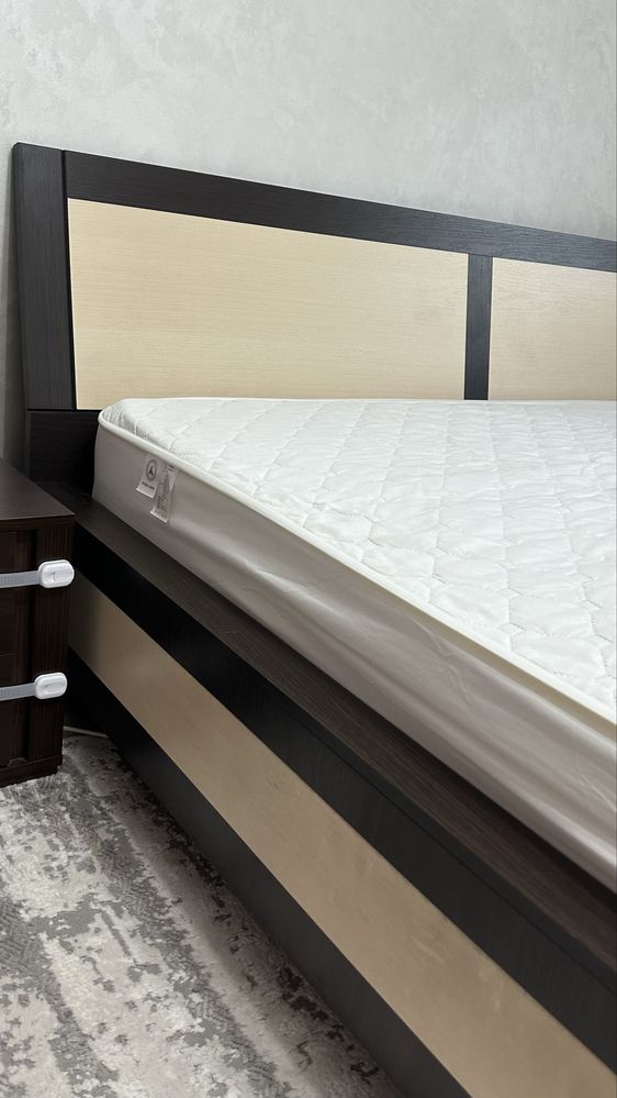 Продам двуспальную кровать 180×200 см