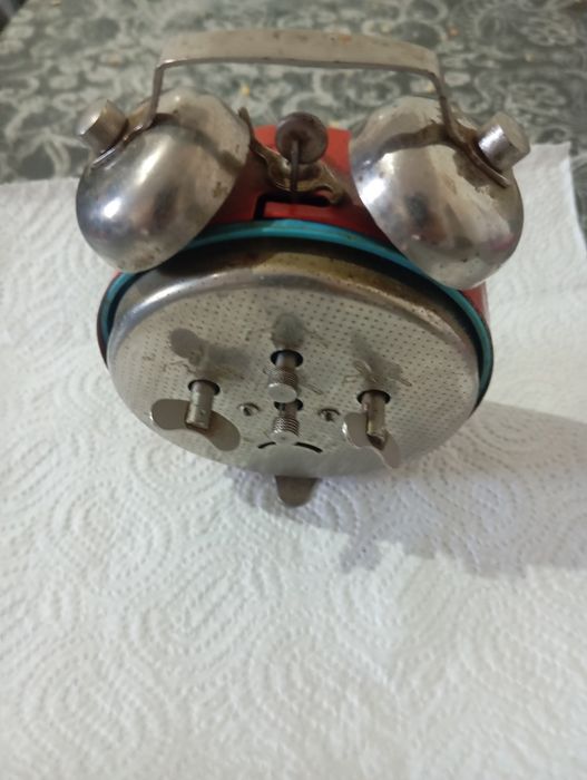 Ceas de masă deșteptător